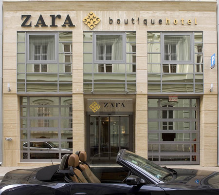 The Boutique Hotel Zara is a small hotel, with 6 floors and 74 rooms, where the hotel's manageable size allows a refinement of detail and personal service.